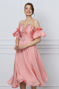 Rochie Izabela roz cu strasuri la bust si curea in talie