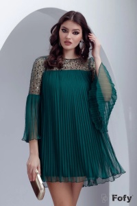 Rochie eleganta verde din tull plisat cu broderie pretioasa in partea superioara