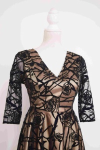 Rochie de ocazie din tiul cu broderie catifea neagra si saten bej Carmen - Img 3