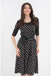 Rochie neagra cu dungi si dantela fina