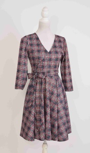 Rochie clos eleganta in carouri - Img 1