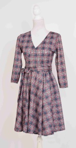 Rochie clos eleganta in carouri - Img 2