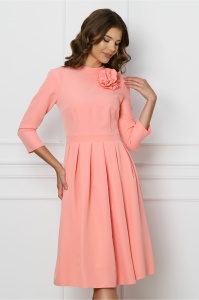 Rochie DY Fashion peach clos cu trandafir la bust