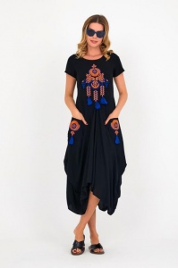 Rochie neagra in colturi cu broderie portocalie Dreamcatcher si ciucuri, din vascoza