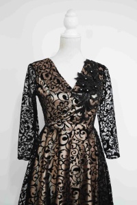 Rochie de ocazie clos bej-auriu cu broderie 3d Caroline - Img 2