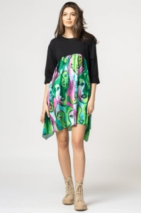 Rochie trendy cu imprimeu chipuri predominant verde, din bumbac