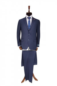 Costum clasic