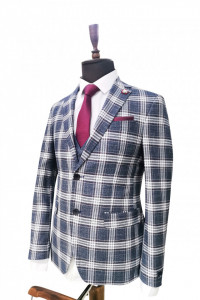 Costum slim fit in carouri