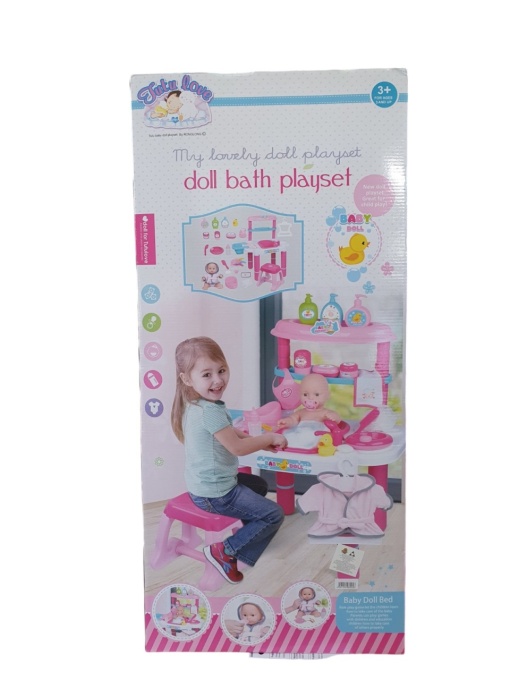 Beba sa kadom za kupanje i dodacima