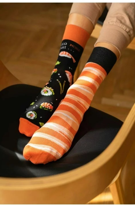 Sosete dama, negru cu model asimetric Sushi - More S078-035