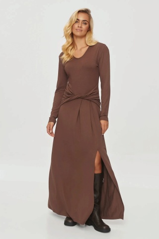 Rochie lunga fluida cu talie definita, ciocolatie - Makadamia M838