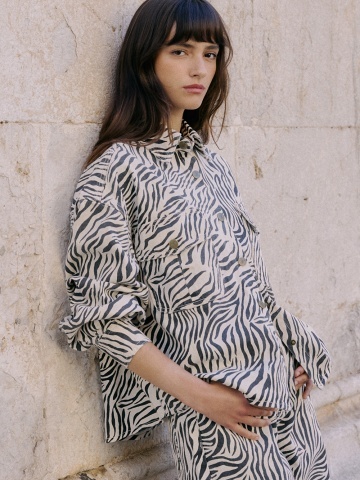 Jacheta-camasa Vana oversize din bumbac cu imprimeu zebra - Img 11