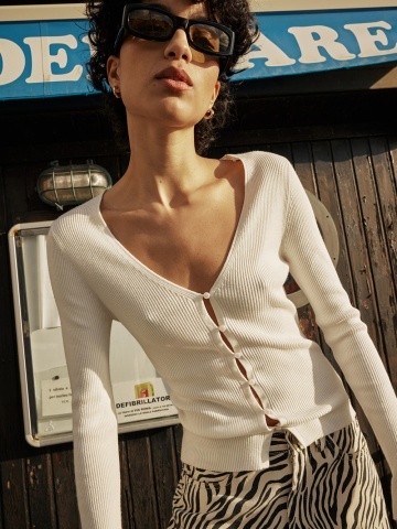 Top Volage ivory tip cardigan din tricot - Img 8