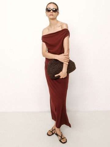 Rochie Vanity lunga rosie cu umar asimetric - Img 14