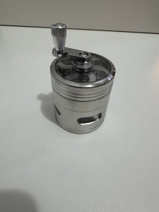 Grinder cu manivela