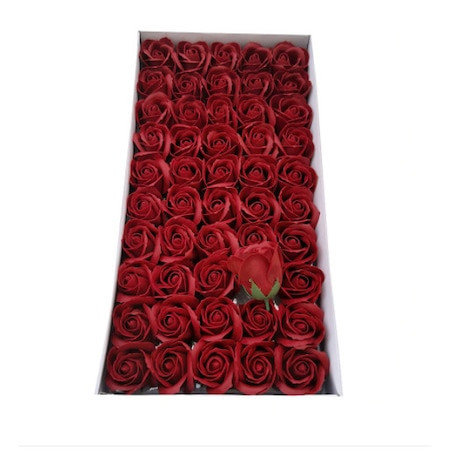 Cutie cu 50 trandafiri din sapun, bordo