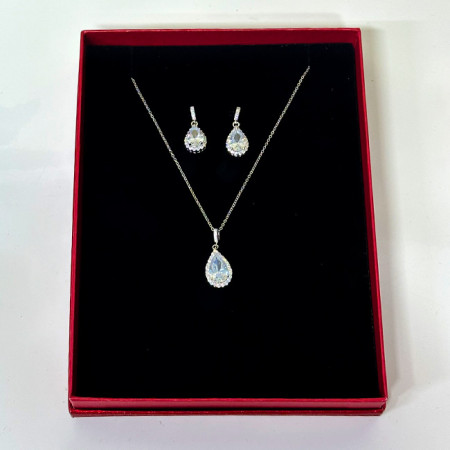 Set accesorii Precious Cristal, din inox, cu cercei, lantic si pandantiv, stilizat cu pietre semipretioase si cristale, in cutie cadou, Argintiu