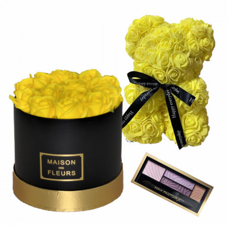 Set Cadou, Aranjament floral cutie rotunda neagra cu trandafiri galbeni de sapun, Ursulet floral Galben 25cm si Paleta fard