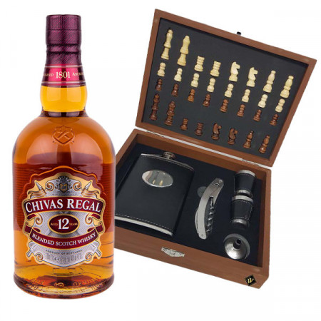 Set cadou pentru barbati VLV, cutie in forma de sah, Whisky Chivas Regal 12Yo 700ml