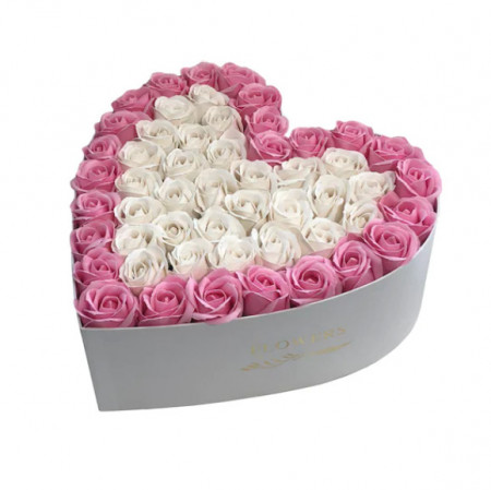 Aranjament floral Heart Passion cutie inima cu 51 trandafiri sapun
