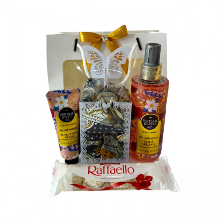 Pachet Eyup, spray de corp 250ml Eyup Sabri-Tuncer, crema de maini si de corp 50ml Eyup Sabri-Tuncer, praline Raffaello 40gr, esarfa, in punga cadou, Auriu
