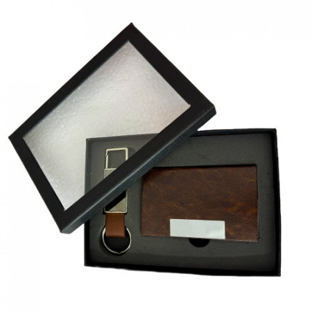 Set Gentleman cu 2 accesorii, breloc si port carti vizita, Maro