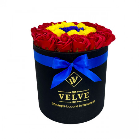 Aranjament floral Tricolor, cu trandafiri din sapun, in cutie rotunda