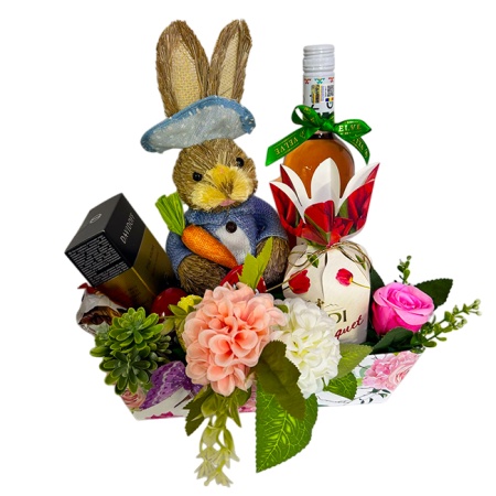 Cos cadou de Paste, Vin roze Domeniile Bohotin 750ml, Cafea Davidoff 250 gr, praline Heidi si Kinder Bueno, oua Kinder Joy, iepuras decorativ 31cm si alte decoratiuni florale