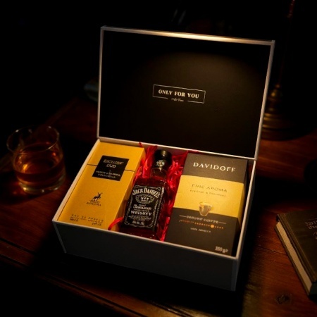 Pachet Goldishold pentru barbati, cafea Davidoff Fine 250gr, Whiskey Jack Daniel's 200ml, parfum arabesc Maison Alhambra Exclusif Oud, Unisex 100ml
