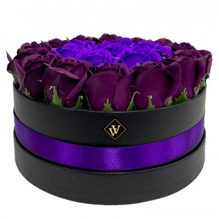 Aranjament floral in doua culori, cutie rotunda cu 21 trandafiri sapun, mov