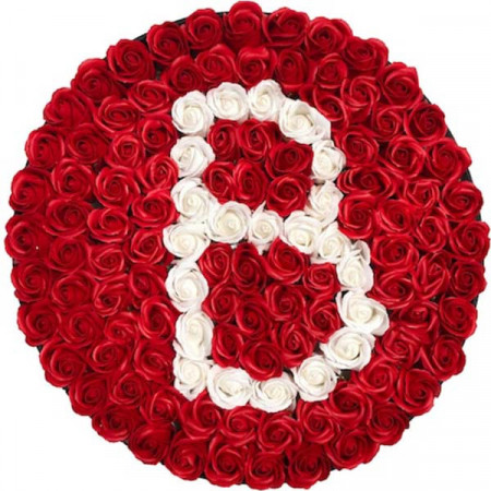 Aranjament floral personalizat cu litera, cutie rotunda neagra cu 125 trandafiri de sapun, B