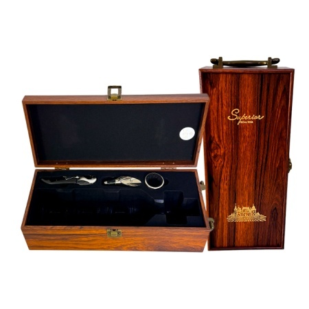 Caseta eleganta din lemn Special Wine, pentru o sticla si trei accesorii vin, Maro - Img 1