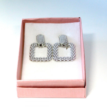 Cercei eleganti Merlyn, din inox, accesorizati cu strasuri artizanale tip perle, in cutie cadou, Argintiu