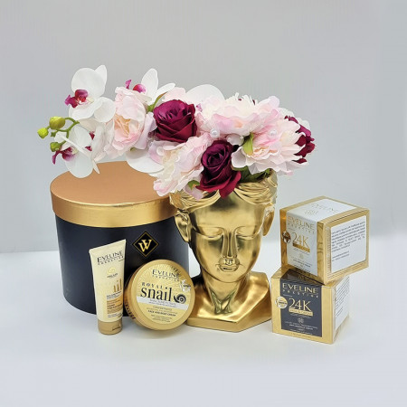 Set cadou Gold of Art, Vaza Venus Wanted Love Power gold cu aranjament floral, crema de zi, crema de noapte, crema de corp si crema de maini din gama Prestige 24 k Eveline Cosmetics