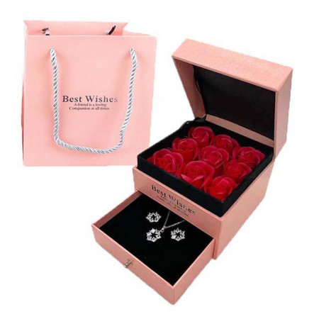 Cutie cu sertar Wenderfull, 9 trandafiri de sapun si set acccesorii, cercei si lant cu pandantiv, in punga cadou, roz