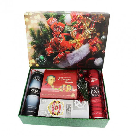 Pachet Christmas Family, doua parfumuri PcDesign 100ml, Praline Hofbauer 100g, Chivas Regal, 12 YO de 200ml si accesoriii decorative