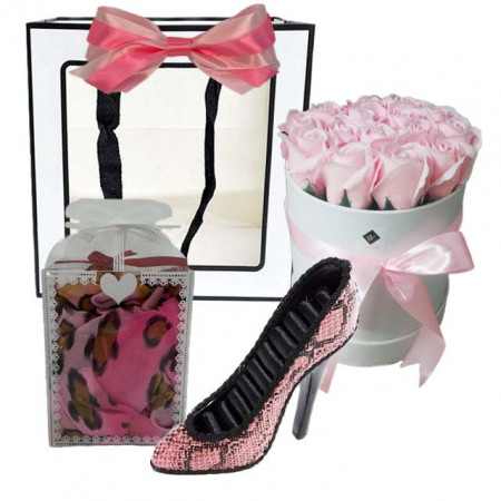 Pachet Pinkhold pentru femei, aranjament floral cu 15 trandafiri fosforescenti, suport pentru bijuterii in forma de pantof si esarfa