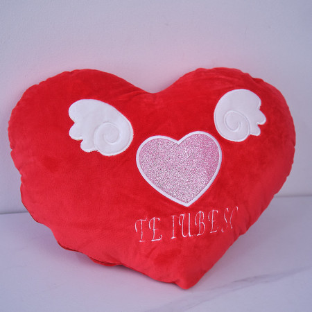 Perna brodata Angel, cu aspect pufos, tip inima si mesaj romantic, 25X35, Rosu