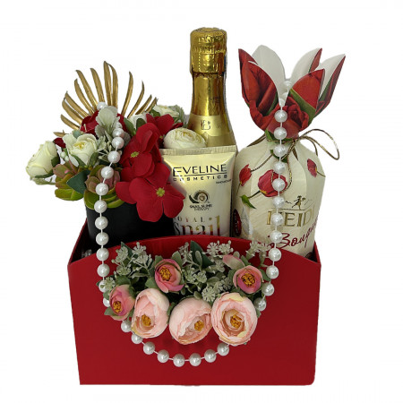 Pachet GiftDay , Masca-crema de maini Eveline 100ml, Aranjament floral, Spumant Bottega 200ml si Praline Heidi in cutie/geanta 20,5x9,5x15cm