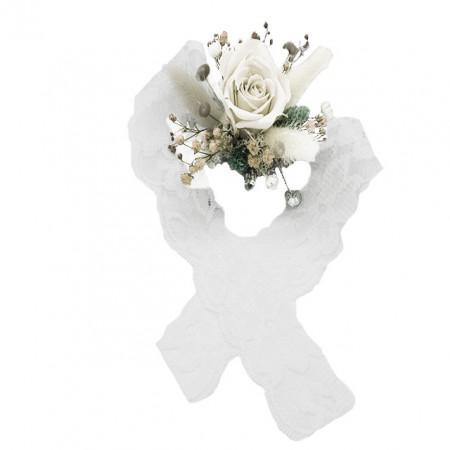 Bratara Jennye pentru domnisoara de onoare cu trandafiri, licheni, lagurus, broom criogenate, aceesorii si bentita din dantela, alb