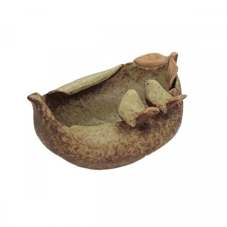 Decoratiune din ceramica in forma de frunza, cu doua randunici