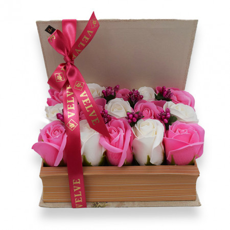 Aranjament floral cu 15 trandafiri din sapun, in cutie tip carte, cu flori roz si alb