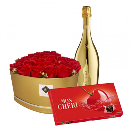 Pachet floral Glamour RedGold, cutie inima cu 25 trandafiri de sapun, Prosecco Bottega Gold, praline Mon Cheri