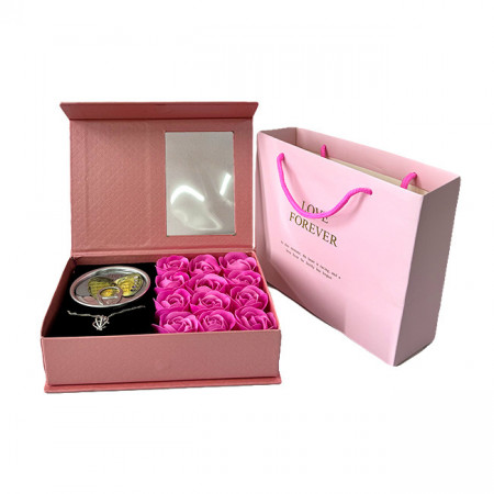 Set cadou "Pearl in real life", cu 12 trandafiri de sapun, kit cu lantic, pandativ pentru montare perla, in cutie eleganta, Roz