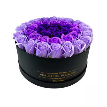 Aranjament floral Divine, in cutie rotunda neagra cu 35 trandafiri de sapun