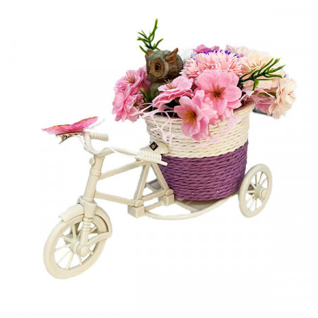 Aranjament floral in cosulet pe suport de bicicleta, roz