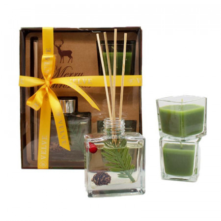 Set Gift, lumanari parfumate si difuzor cu aroma de brad in tematica de Craciun