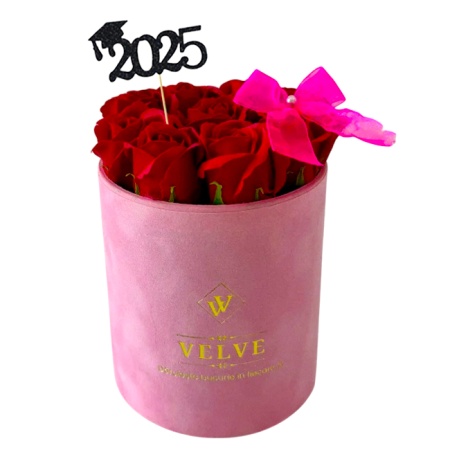 Aranjament floral pentru absolvire VLV, cu 9 trandafiri de sapun, in cutie roz de catifea, Rosu