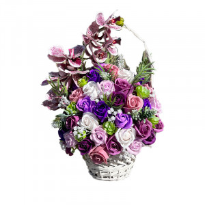 Cosulet Royal Orchid, cu trandafiri de sapun, accesorizati cu flori si plante artificiale, mov-roz-lila