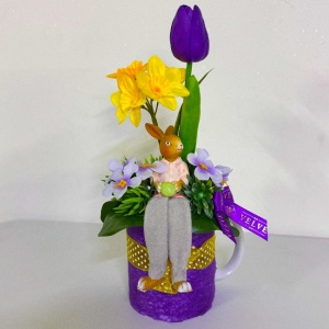 Aranjament floral de Paste Purple Bunny cu iepuras decorativ in cana ceramica - Img 5